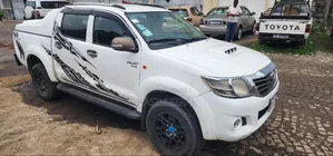 Toyota Hilux 3.0 D-4D 4x4 2015 White