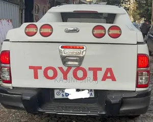 Toyota Hilux 3.0 D-4D 4x4 2015 White