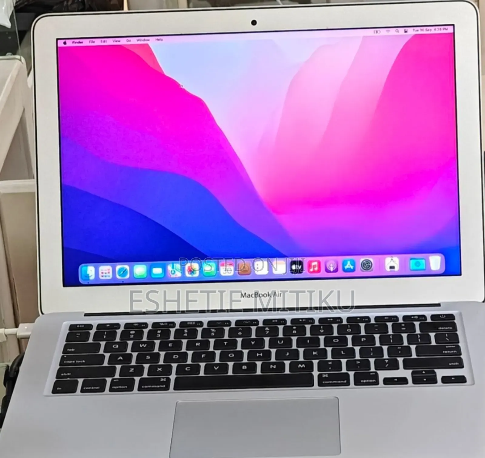 New Laptop Apple MacBook Air 2017 8GB Intel Core I5 SSD 256GB