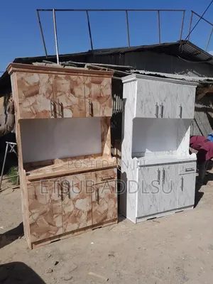 Photo - ኪችን በ ላምኔት የተሰራ 1.20