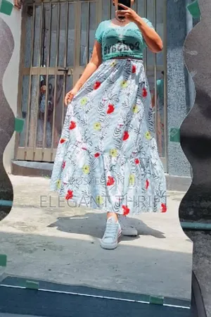 Photo - ጉርድ ቀሚስ ለባለ ቀሚሱዋ