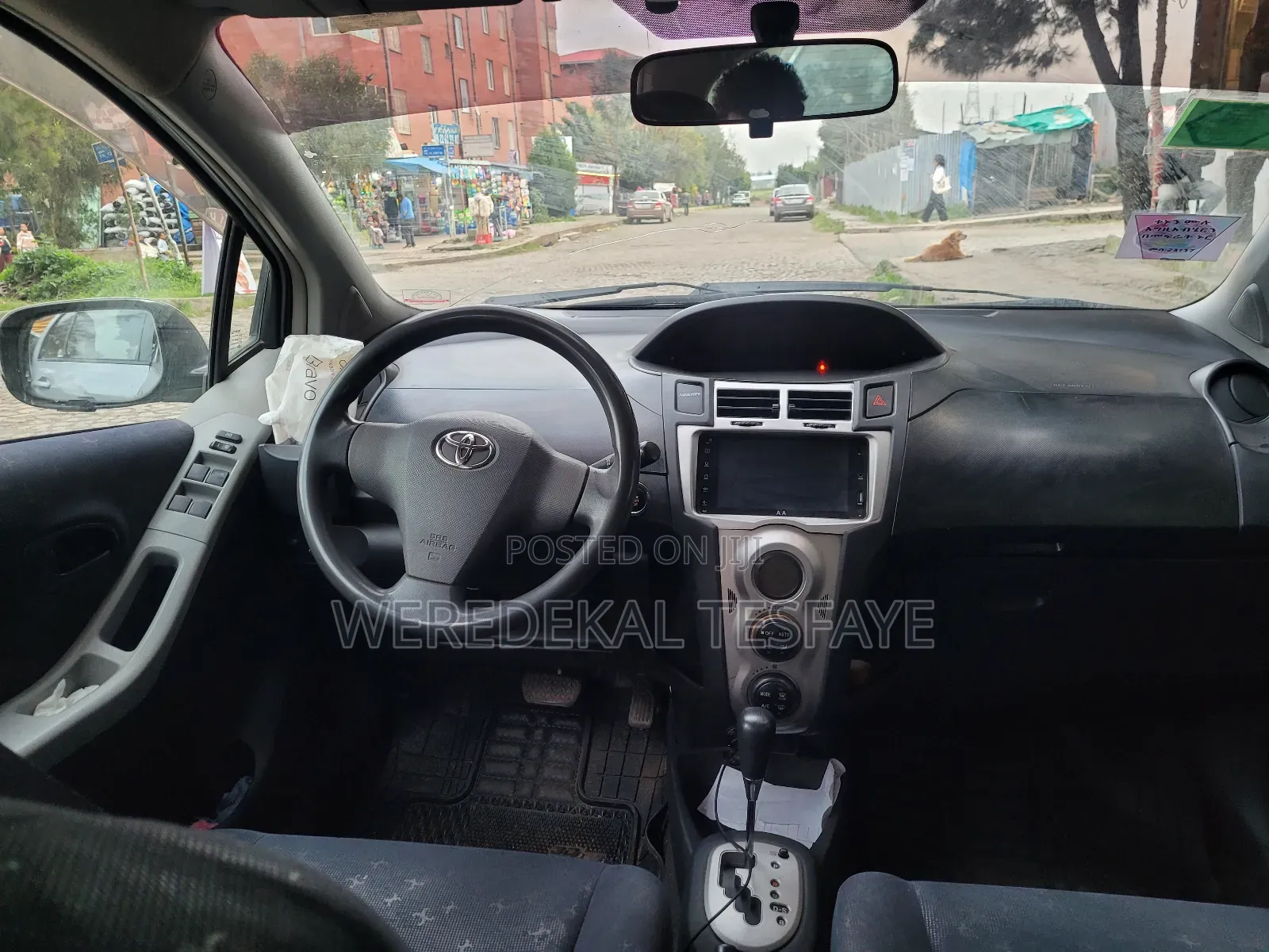 Toyota Yaris Base Sedan 4dr 2010 Gray