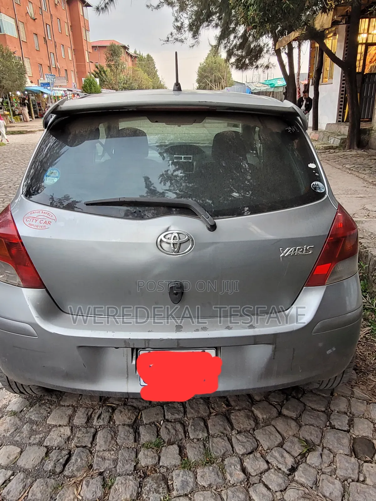 Toyota Yaris Base Sedan 4dr 2010 Gray