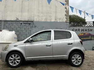 Toyota Vitz 1.0 FWD 3dr 2004 Silver