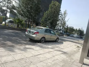 Toyota Belta 2007 Gold