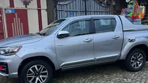Toyota Hilux 2019 Silver