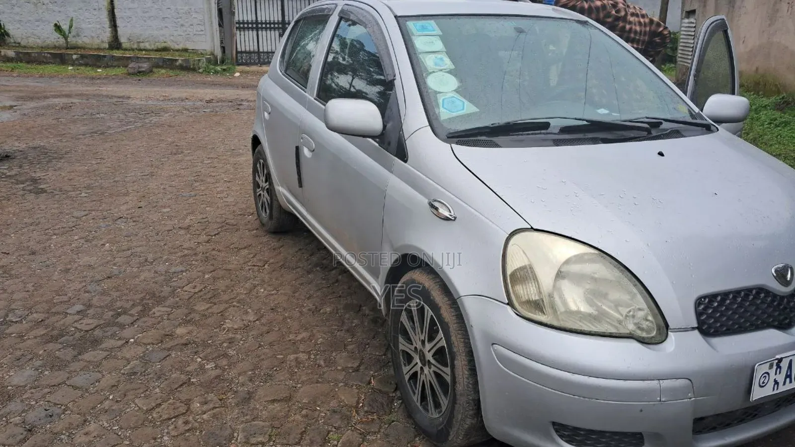 Toyota Vitz 1.3 FWD 5dr 2004 Silver