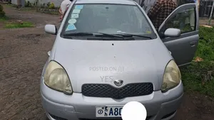 Toyota Vitz 1.3 FWD 5dr 2004 Silver