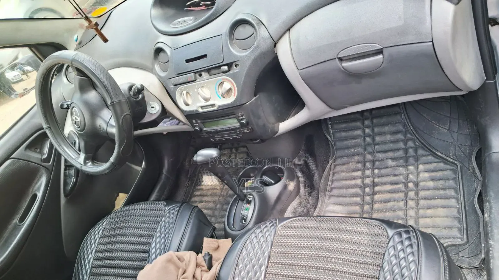 Toyota Vitz 1.3 FWD 5dr 2004 Silver