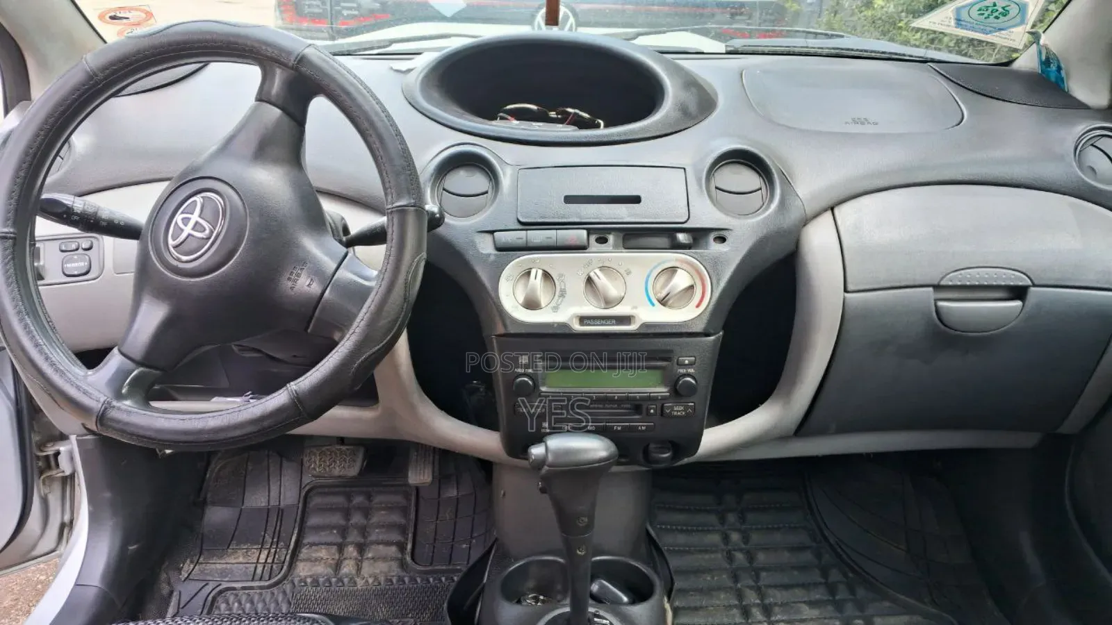 Toyota Vitz 1.3 FWD 5dr 2004 Silver