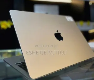 Photo - New Laptop Apple MacBook Air 2022 M2 8GB SSD 256GB