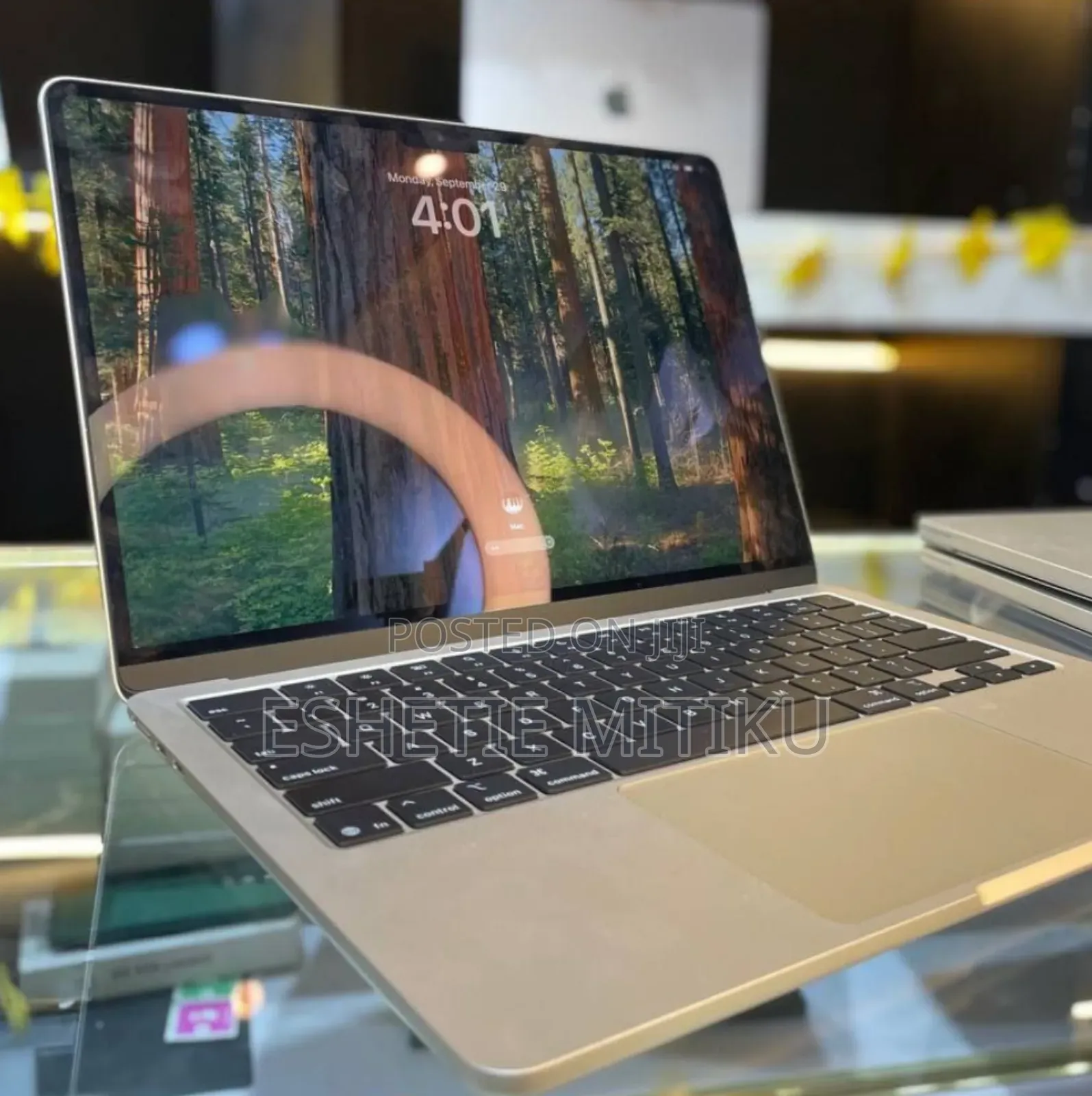 New Laptop Apple MacBook Air 2022 M2 8GB SSD 256GB