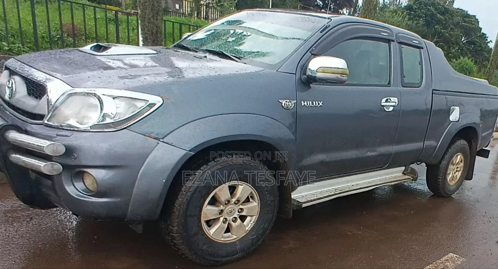 Toyota Hilux 2011 Gray