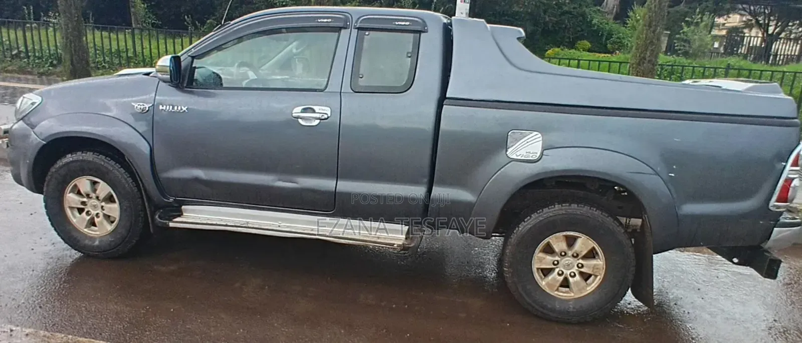 Toyota Hilux 2011 Gray