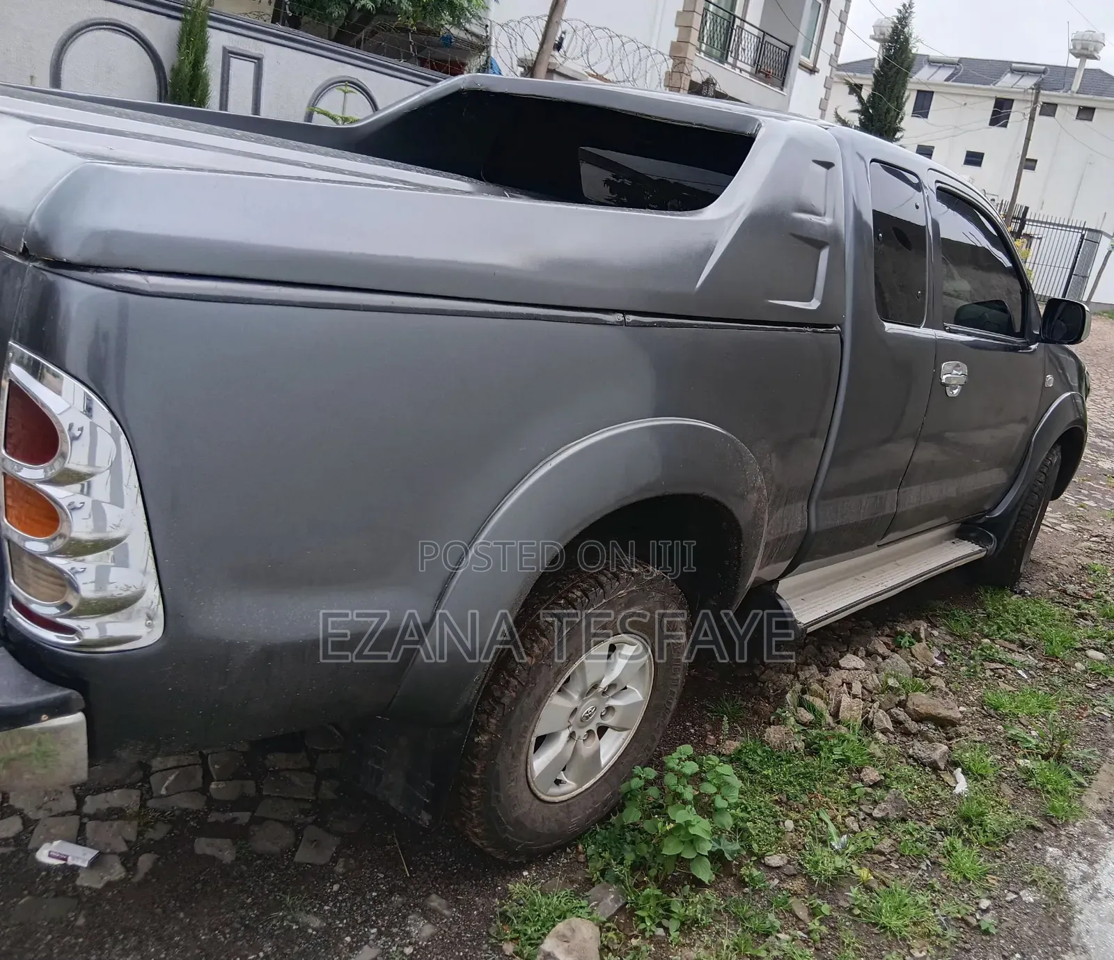 Toyota Hilux 2010 Gray