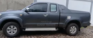 Photo - Toyota Hilux 2010 Gray