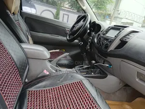 Toyota Hilux 2010 Gray