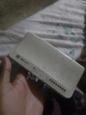 Photo - Mercury 8 Port Ethernet Switch