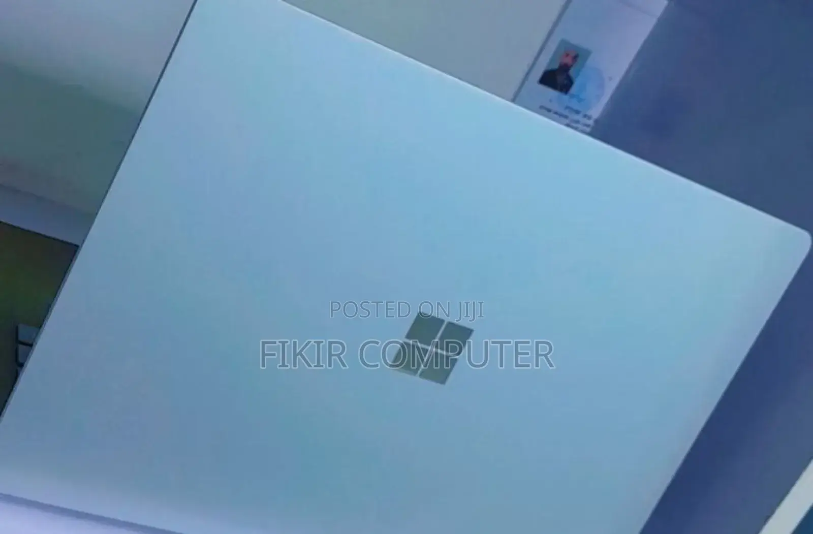 New Laptop Microsoft Surface 8GB Intel Core I5 SSD 256GB