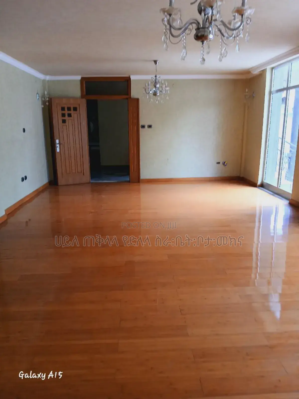 Furnished 6bdrm Townhouse/Terrace in አያት አካባቢ ኮሚፋውንድ ግብ, Yeka for sale