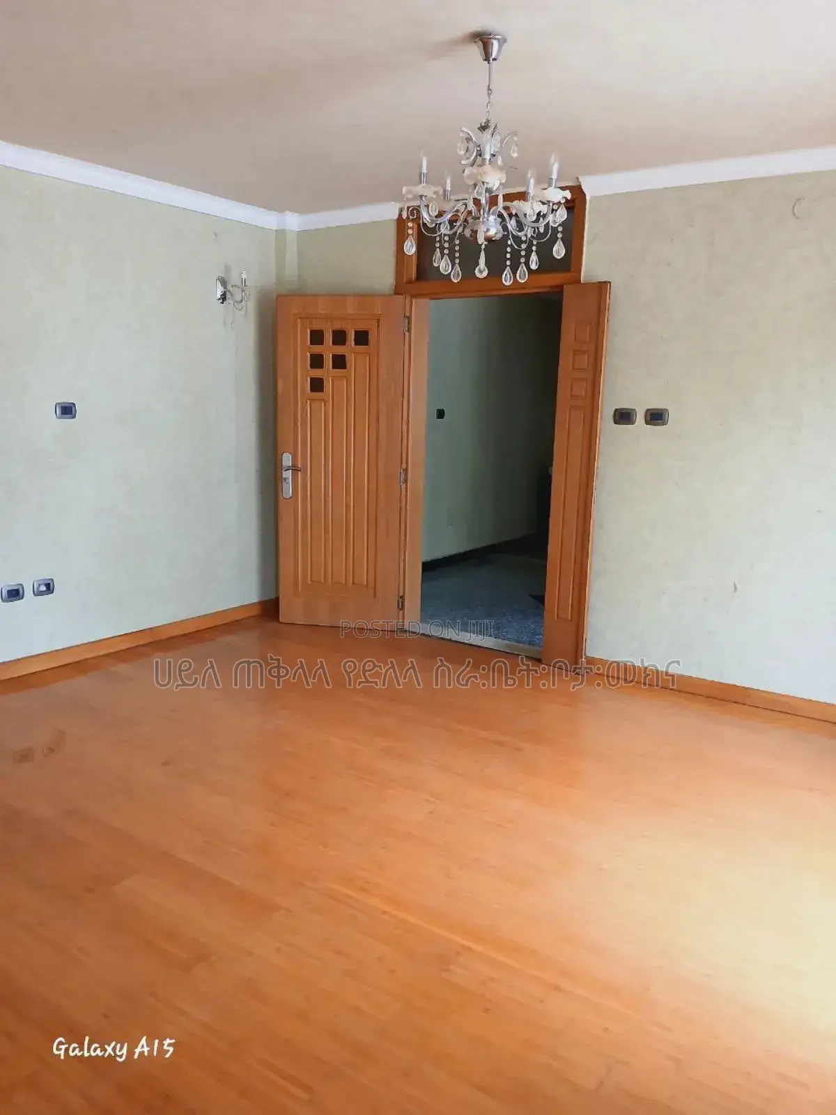 Furnished 6bdrm Townhouse/Terrace in አያት አካባቢ ኮሚፋውንድ ግብ, Yeka for sale