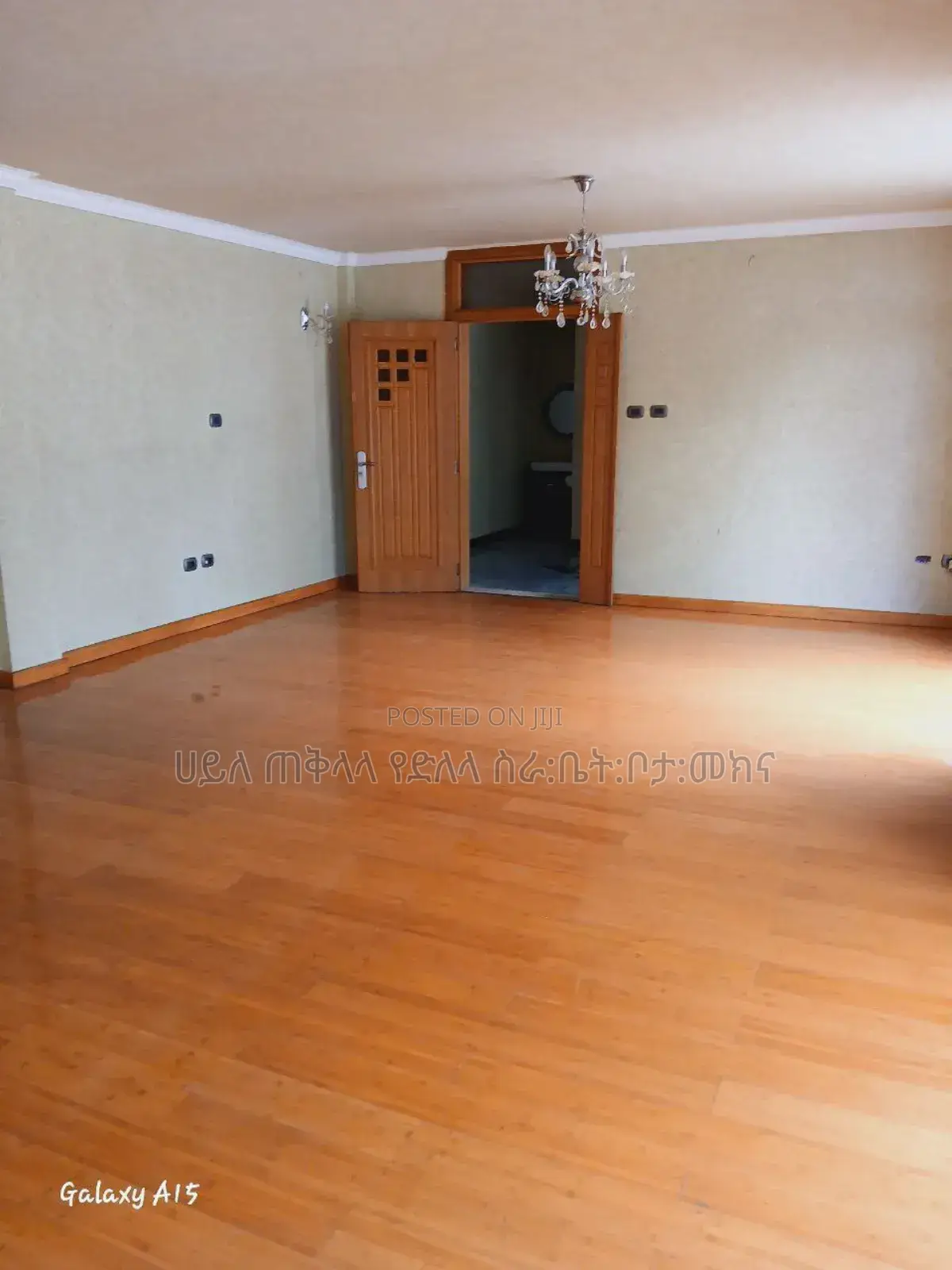 Furnished 6bdrm Townhouse/Terrace in አያት አካባቢ ኮሚፋውንድ ግብ, Yeka for sale