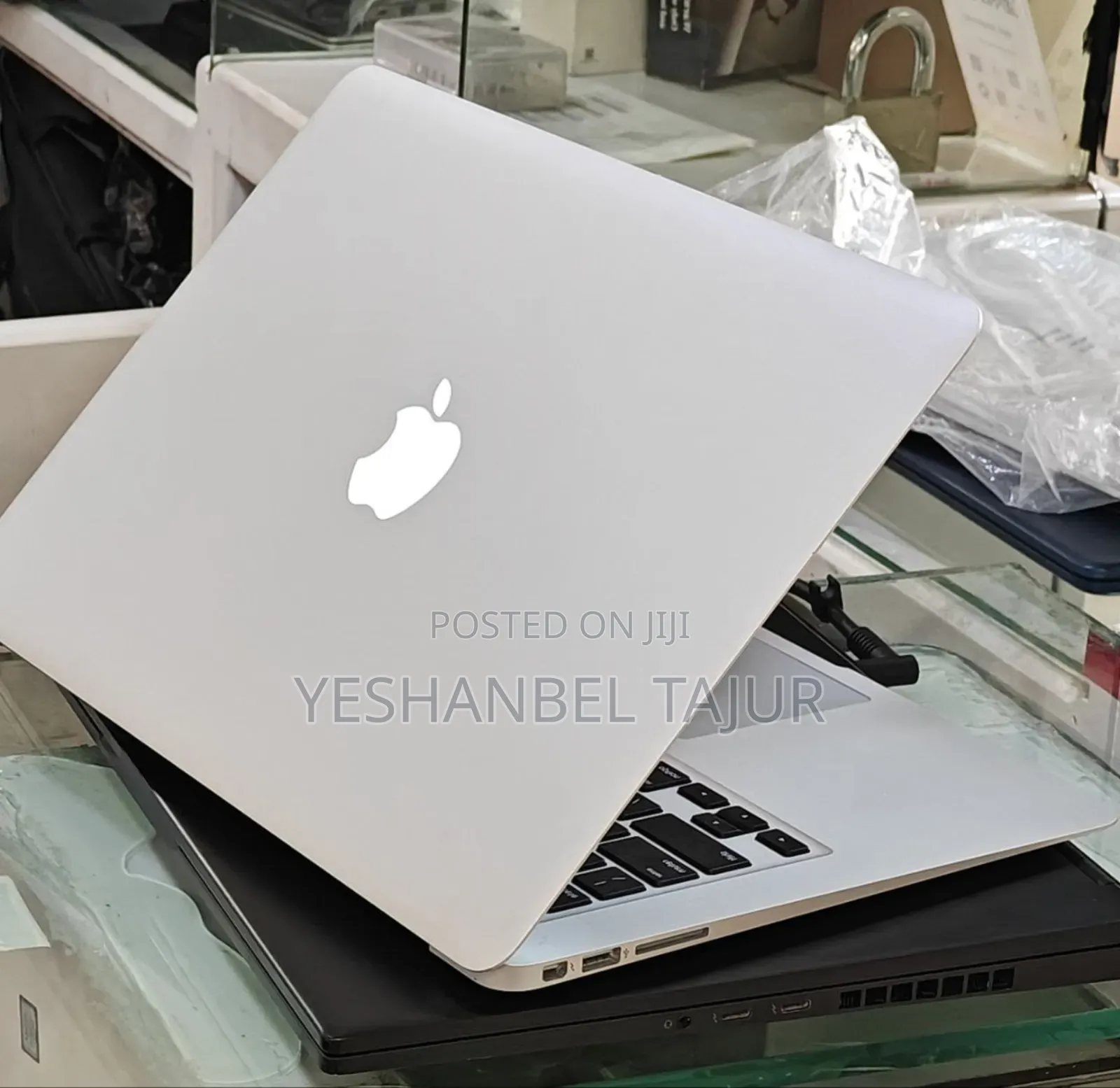 New Laptop Apple MacBook Pro 2017 8GB Intel Core I7 SSD 512GB