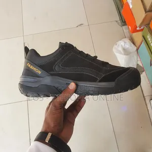 Comfortable Trail Shoes for Men [On Hand]