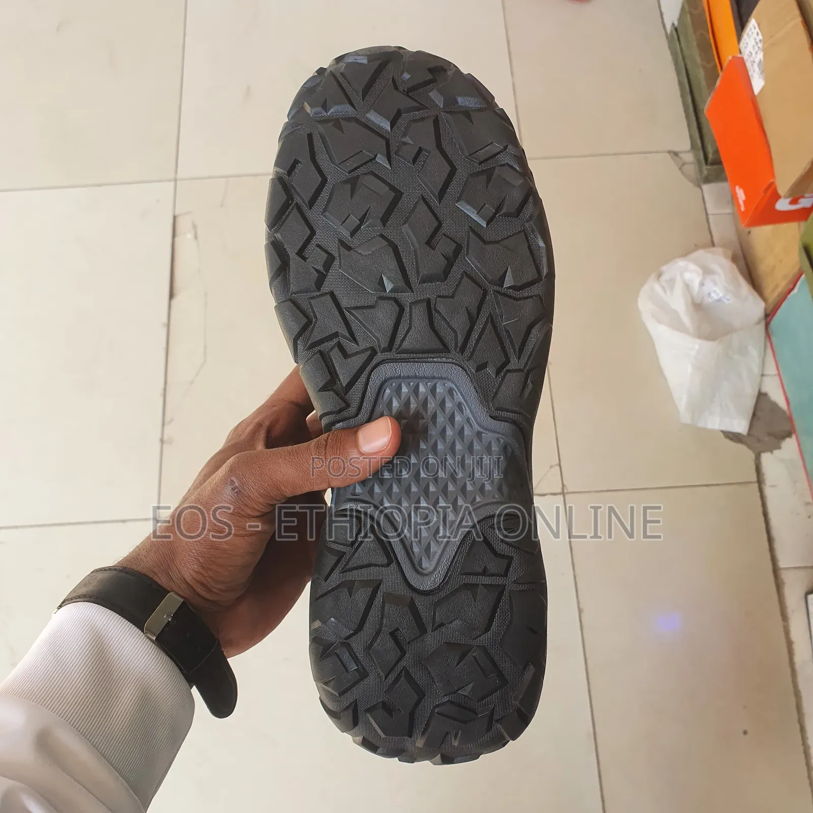 Comfortable Trail Shoes for Men [On Hand]