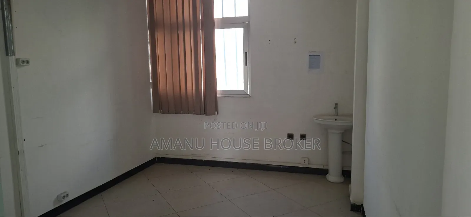 Urgent Office for Rent 340sqm on the First Floor of Aa Kasanchis,