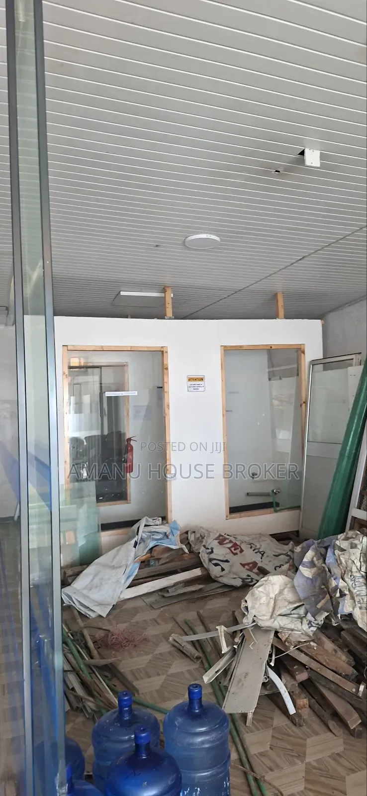 Urgent Office for Rent 340sqm on the First Floor of Aa Kasanchis,