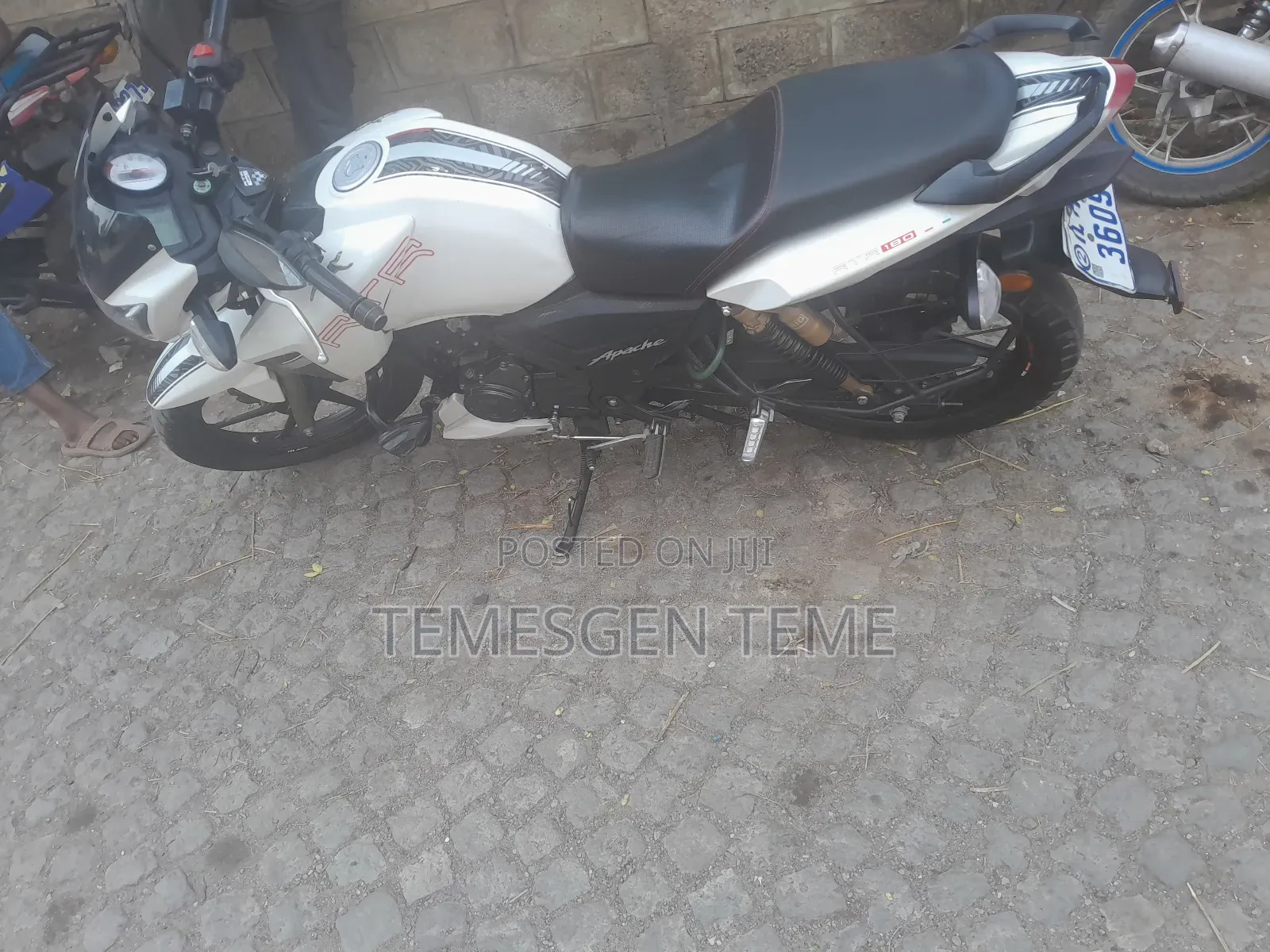 New TVS Apache 180 RTR 2021 White