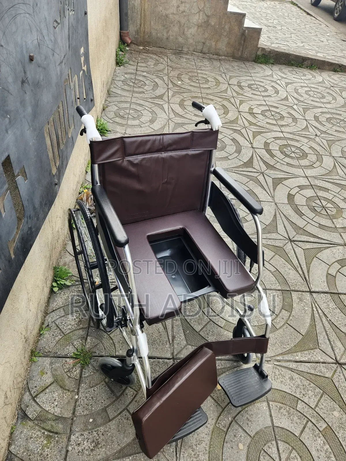 Co.Fortable Brown Commode Wheelchair麩質wheelchair協助wheelchair Toilet