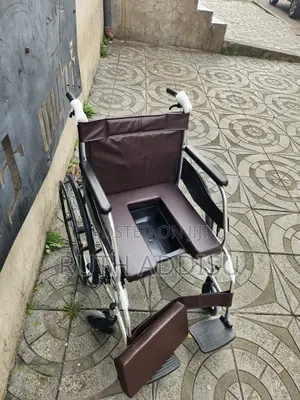 Co.Fortable Brown Commode Wheelchair麩質wheelchair協助wheelchair Toilet