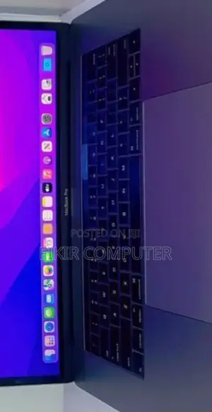 New Laptop Apple MacBook Pro 2017 16GB Intel Core i7 SSD 512GB