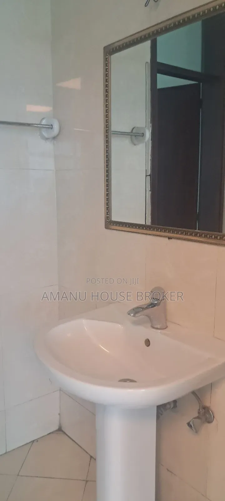 Office for Rent in Olopia Area 150sqm
With in Teraz