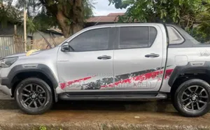 Toyota Hilux 2021 Silver