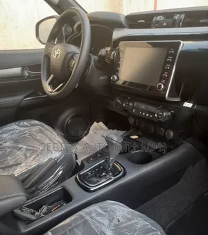 Toyota Hilux 2021 Silver