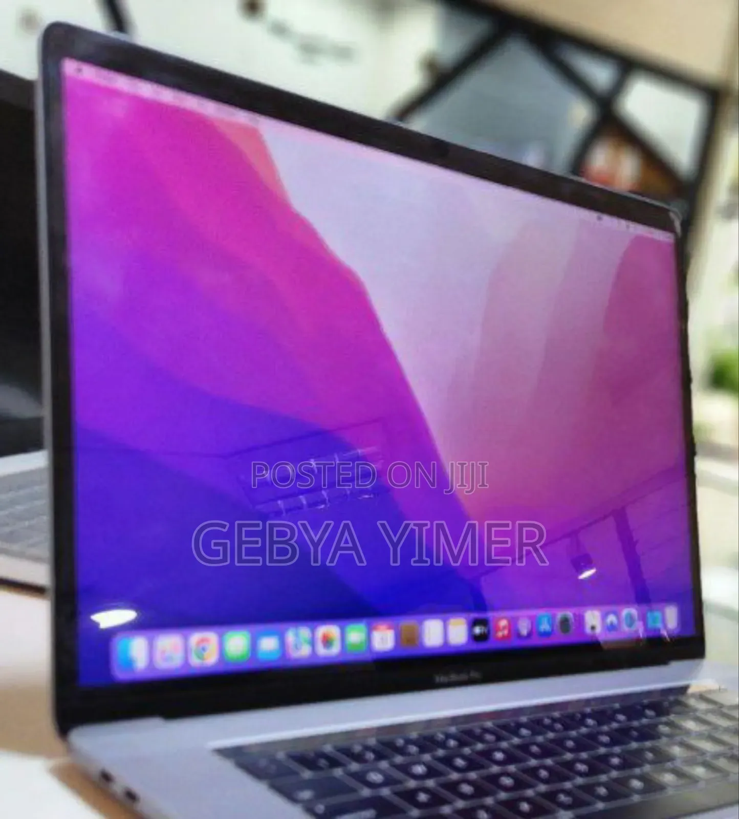 New Laptop Apple MacBook Pro 16GB Intel Core I7 SSD 256GB