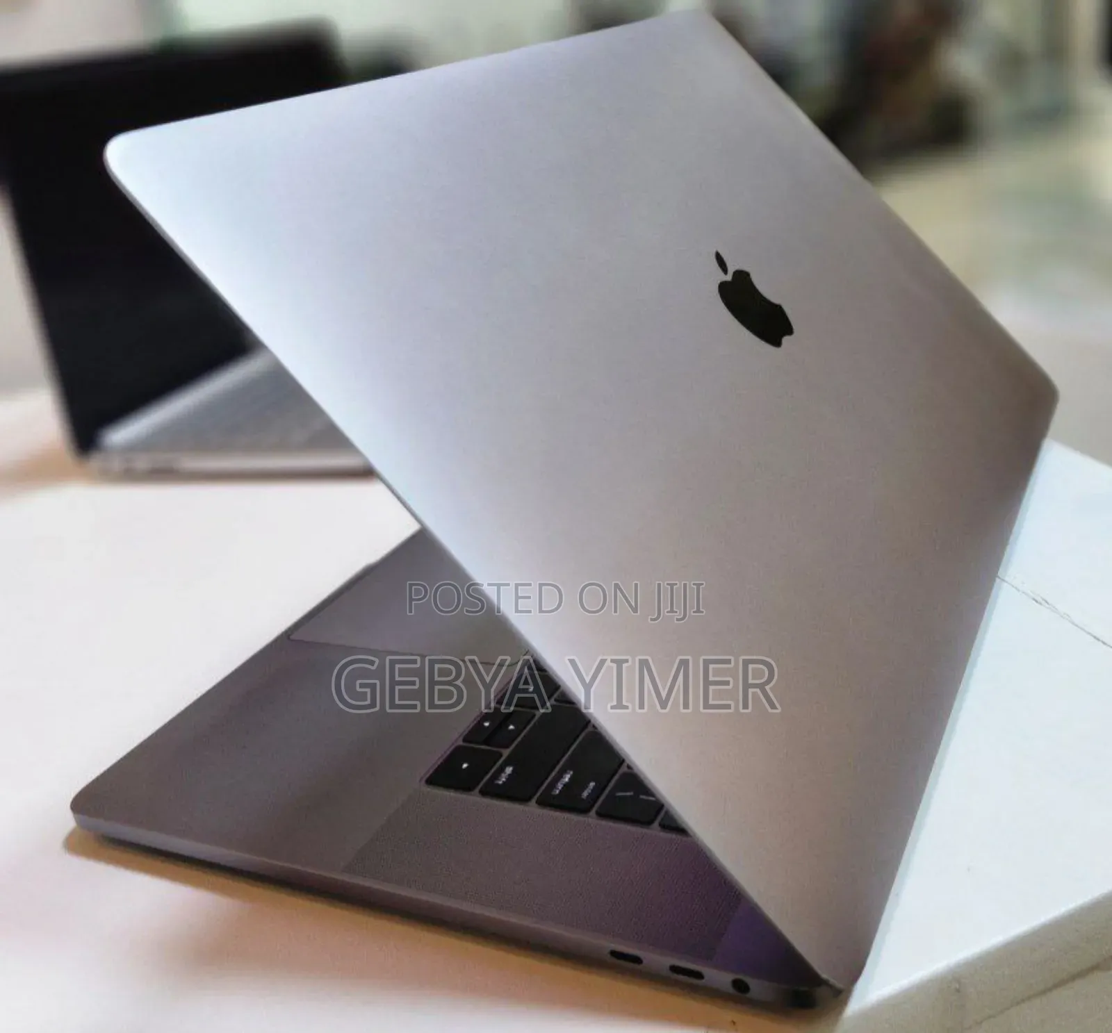 New Laptop Apple MacBook Pro 16GB Intel Core I7 SSD 256GB