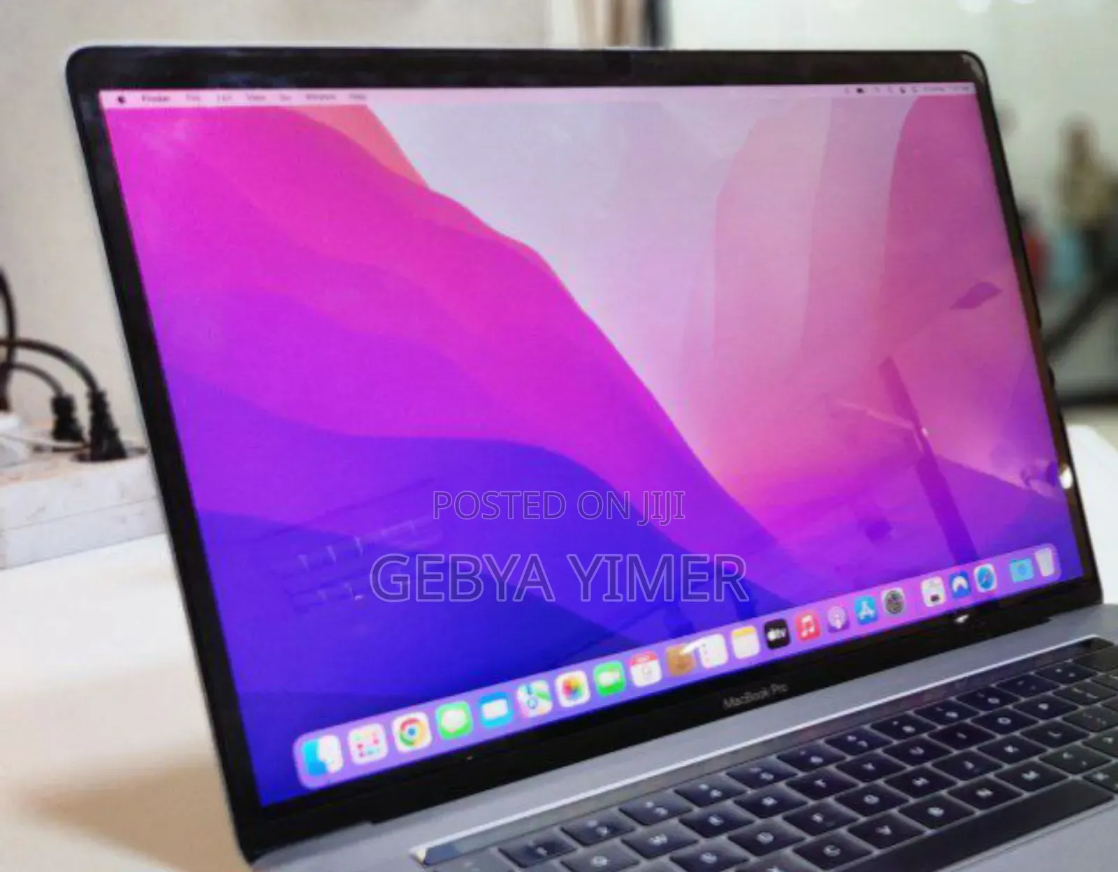 New Laptop Apple MacBook Pro 16GB Intel Core I7 SSD 256GB