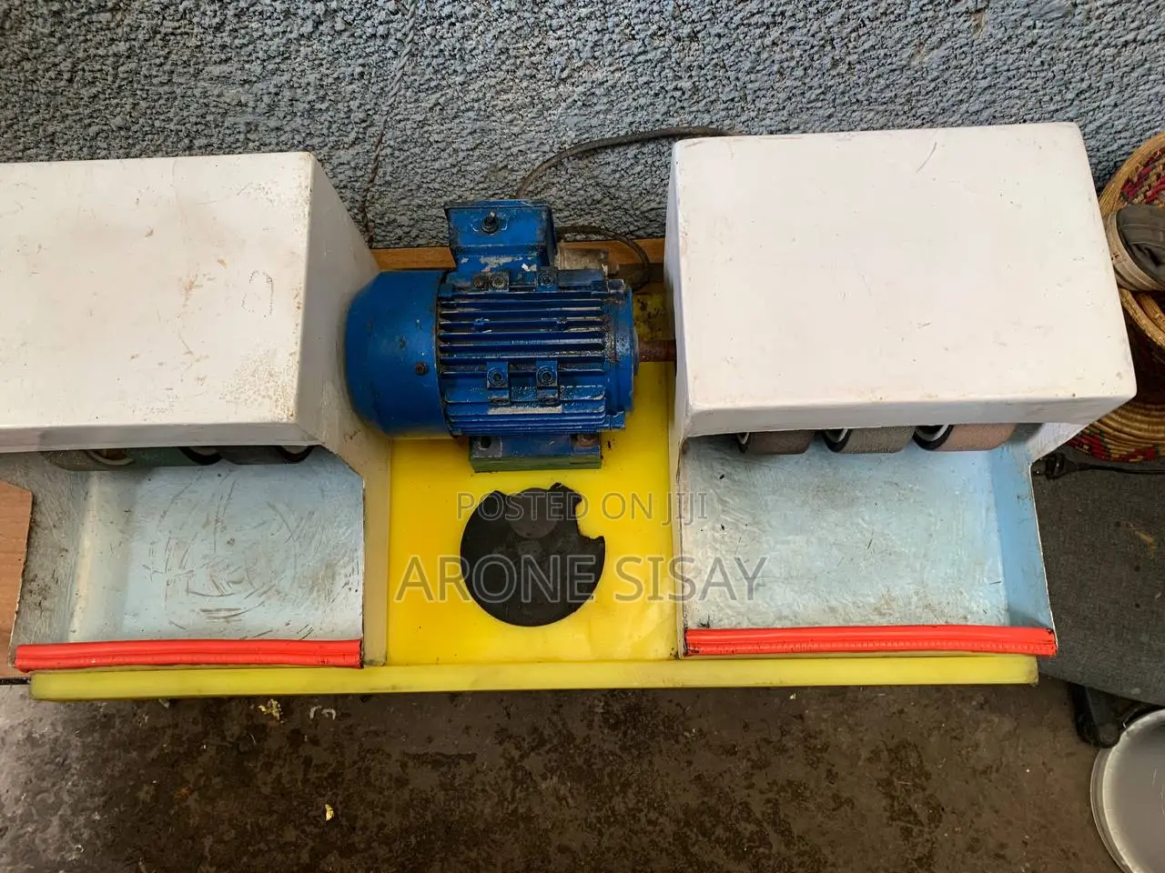 Gemstone/Rock Polishing (Lapidary) Machine.