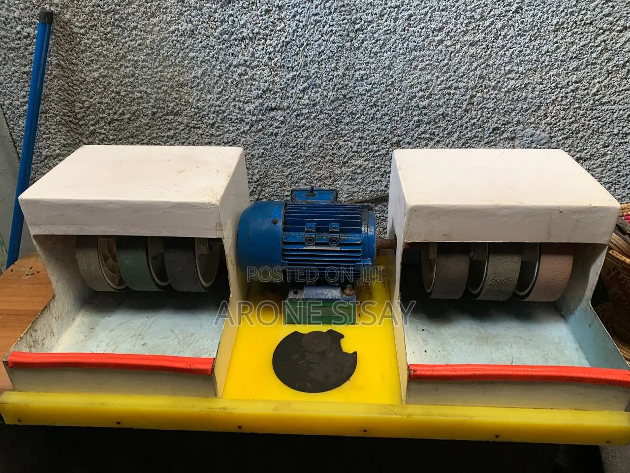 Gemstone/Rock Polishing (Lapidary) Machine.