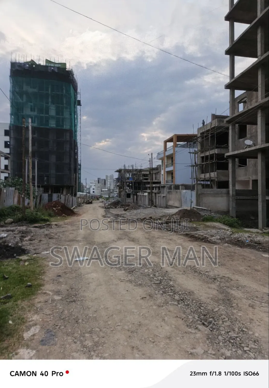 20bdrm Apartment in Ayat, Yeka for sale
