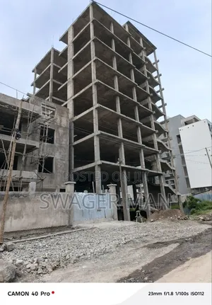 20bdrm Apartment in Ayat, Yeka for sale