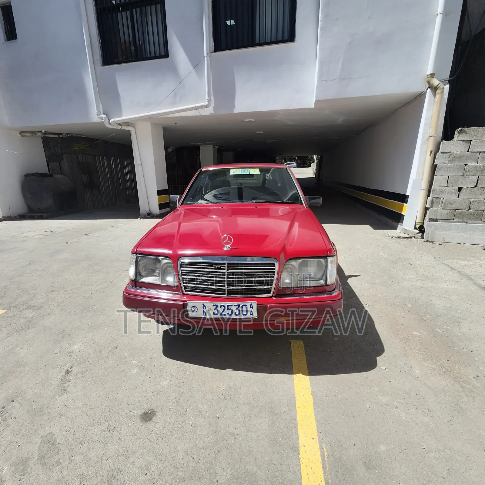 Mercedes-Benz E200 1993 Red