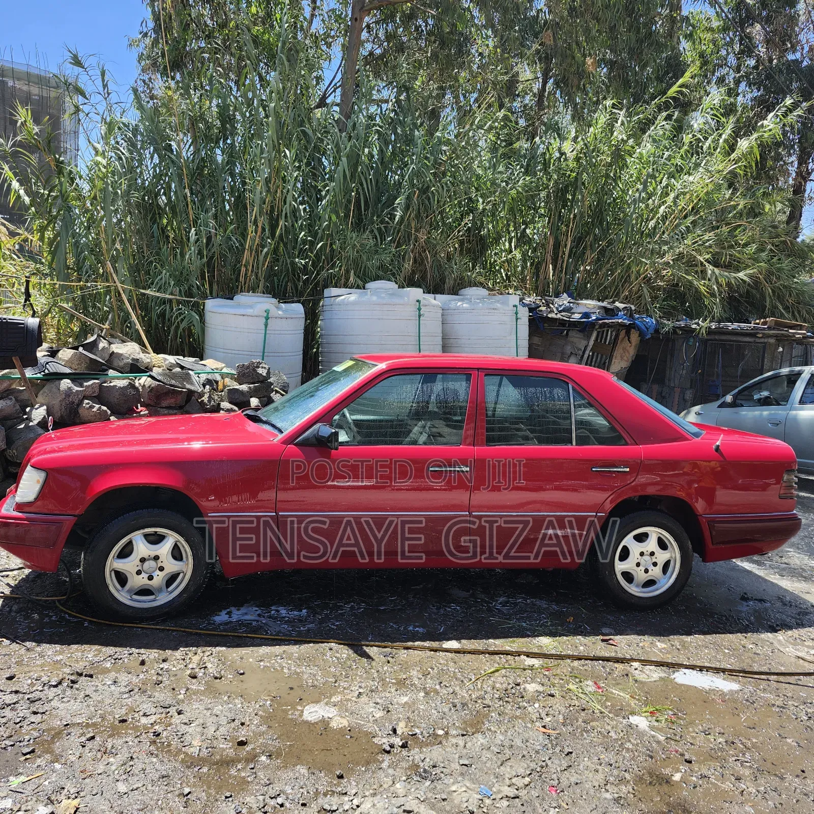 Mercedes-Benz E200 1993 Red
