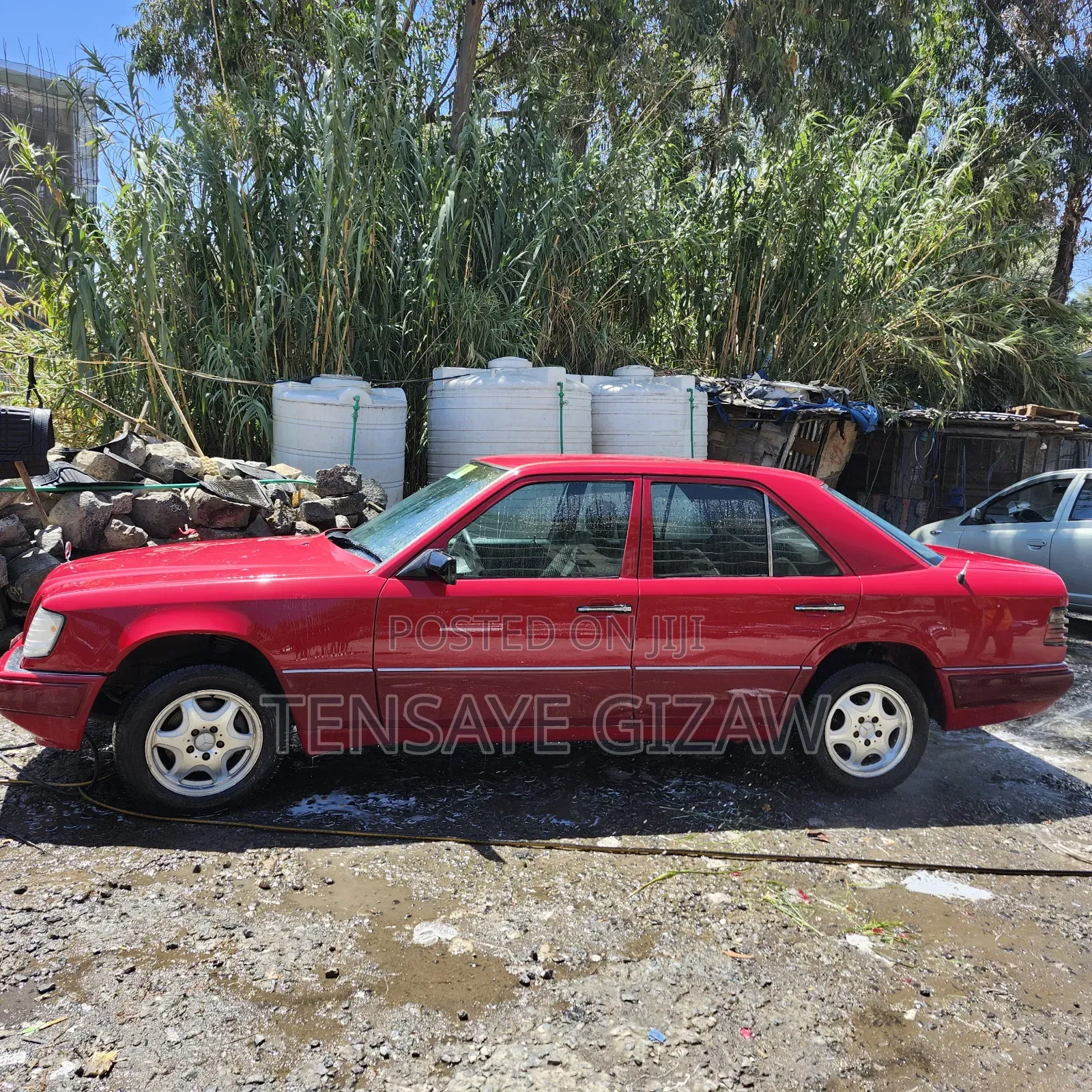 Mercedes-Benz E200 1993 Red