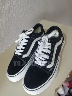 Photo - Vans for Girls and Man’S High Quality Shoes