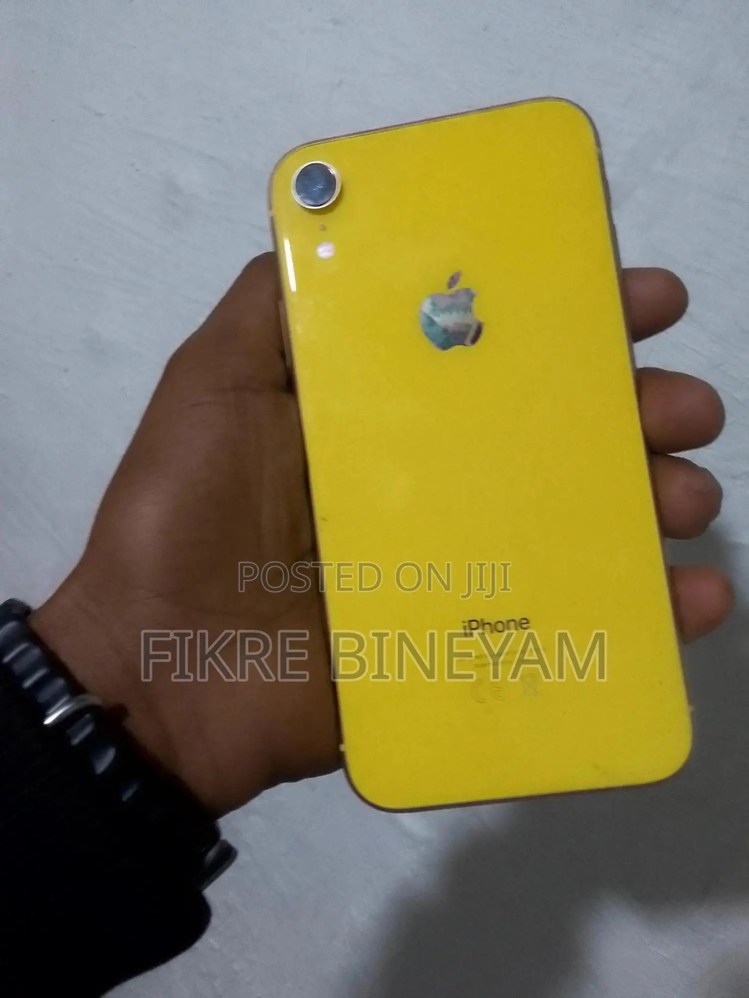 Apple XR 64 GB Yellow